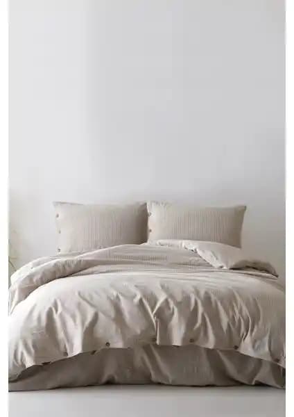 Nevresim Takımı Karşılaştırması: Berolige Shirt ve Evmisya Flamingo Modelleri