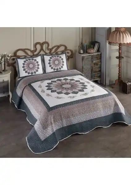 Örtüm Gloria ve Taç Yatak Örtüsü Seti Karşılaştırması: Hangi Ürün Sizi Daha Çok Memnun Eder?