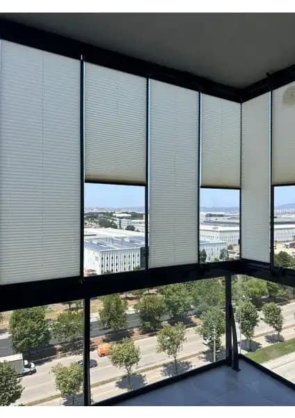 Perde Karşılaştırması: Blind-X Krem Plise ve Serin Home Collection Beyaz Plise Perde 1