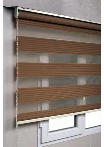 Perde Modelleri Karşılaştırması: Brillant Pileli Koyu Kahve ve Siyah Zebra Stor 1