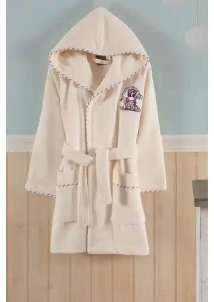 Varol Bambu Bornozları Karşılaştırması: Nakışlı ve Kapşonlu Modellerin Özellikleri ve Kullanıcı Yorumları