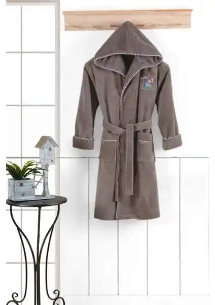 Varol Bambu Nakışlı Garson Boy ve Kapşonlu Bambu Bornoz Karşılaştırması