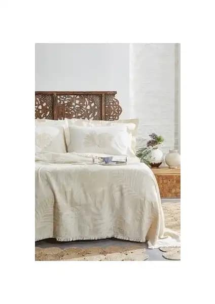 Yatak Örtüsü Karşılaştırması: Linens Vita ve Yataş Bedding Belinda Modelleri 2