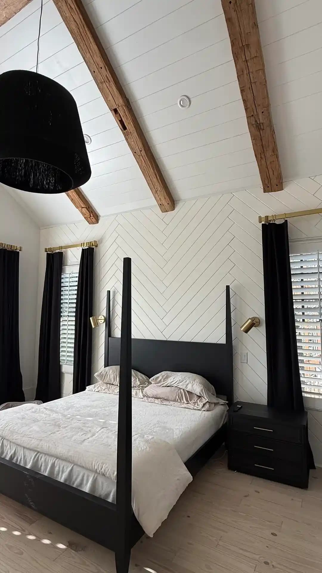 Balıksırtı Ahşap Duvarların Yıkılmadan Kapatılması İçin Pratik Alçıpan ve Dekorasyon Yöntemleri