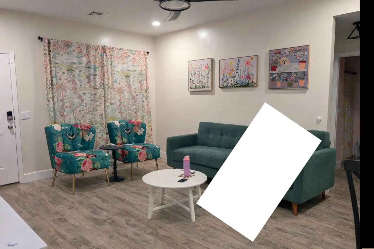 Koltuk ve Aksesuar Sandalyelerde Renk Uyumu ve Dekorasyonda Görsel Denge Sağlama Yöntemleri