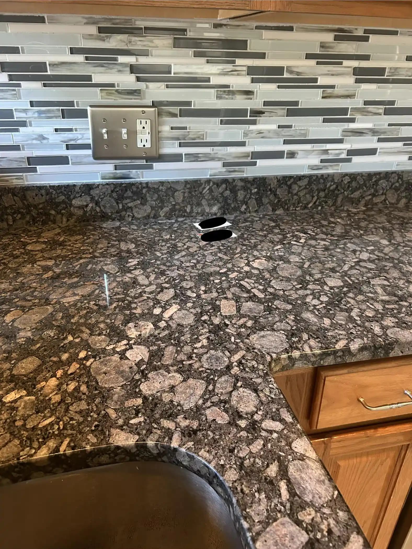 Mutfak Tezgahı ve Backsplash Renk Uyumu: Estetik ve Fonksiyonel Çözümler