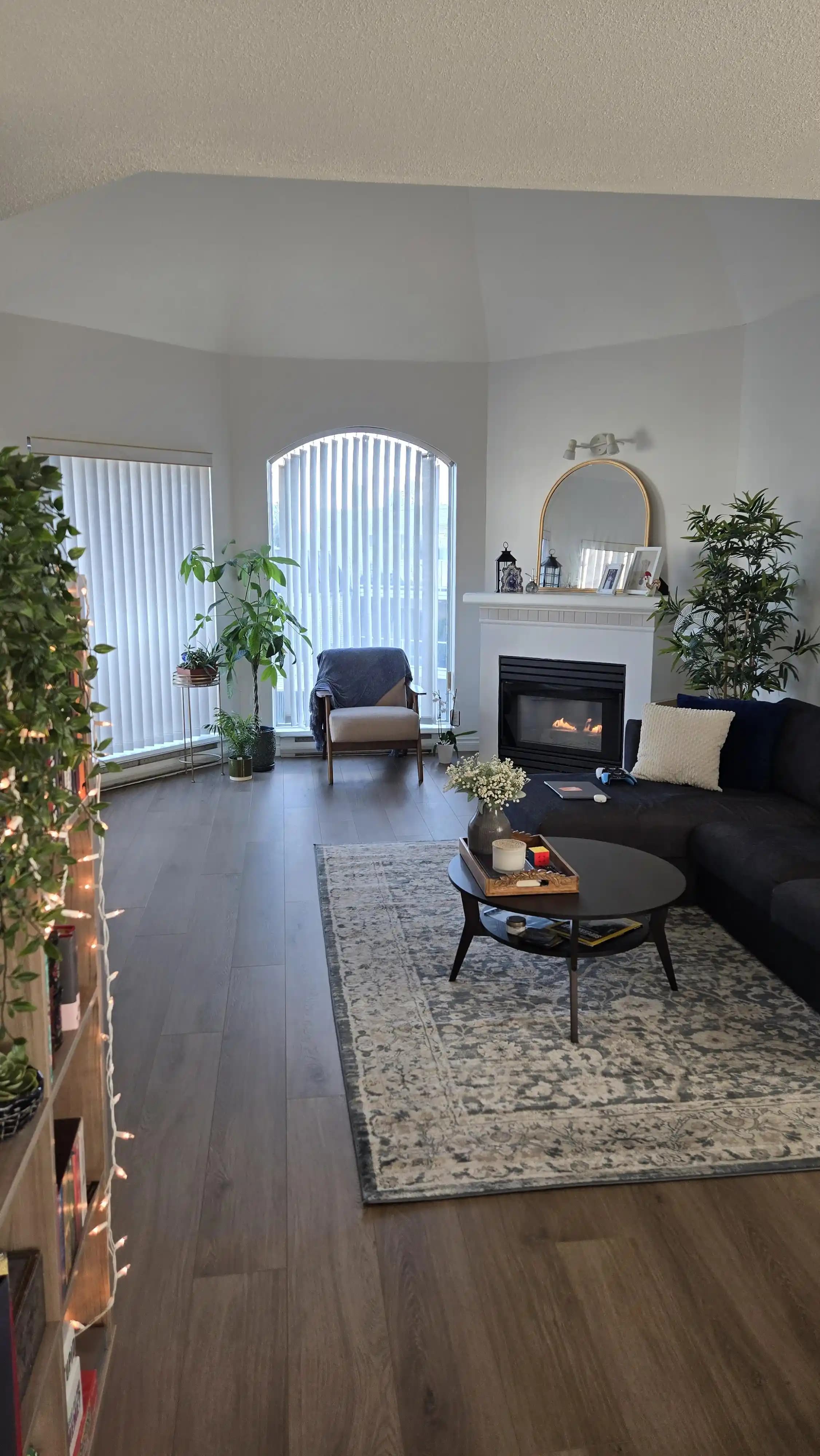 Sıcak Tonlu Mekanlarda Perde ve Perde Çubuğu Seçimi İçin Estetik ve Fonksiyonel Rehber