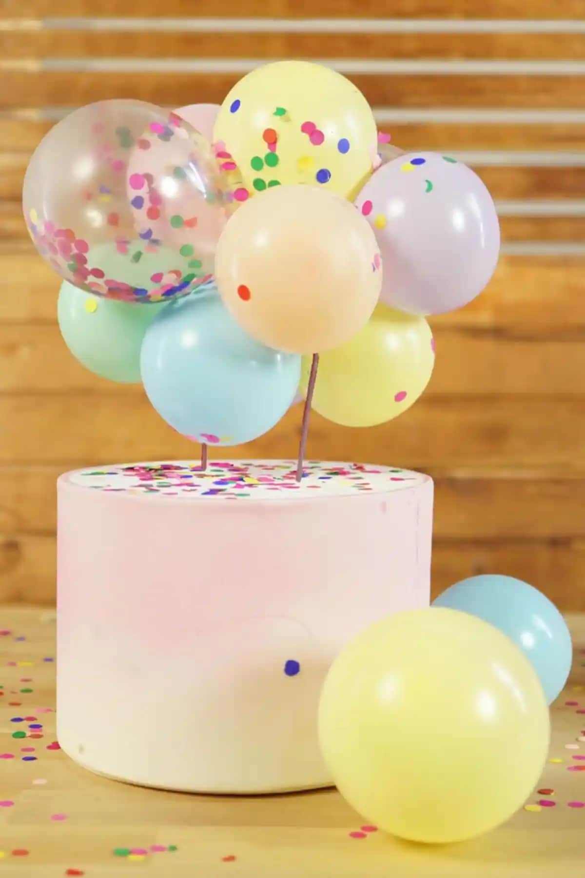 Le Mabelle Çok Renkli Makaron Balon Pasta Süsü: Pratik ve Çekici Pasta Dekorasyonu Seçeneği