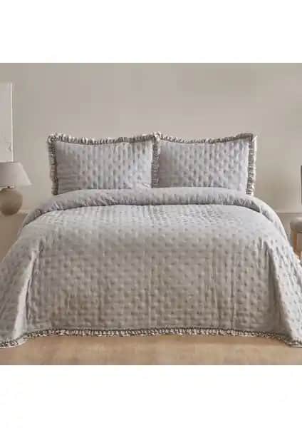 Karaca Home Viona ve Madame Coco Maryon Yatak Örtüsü Karşılaştırması