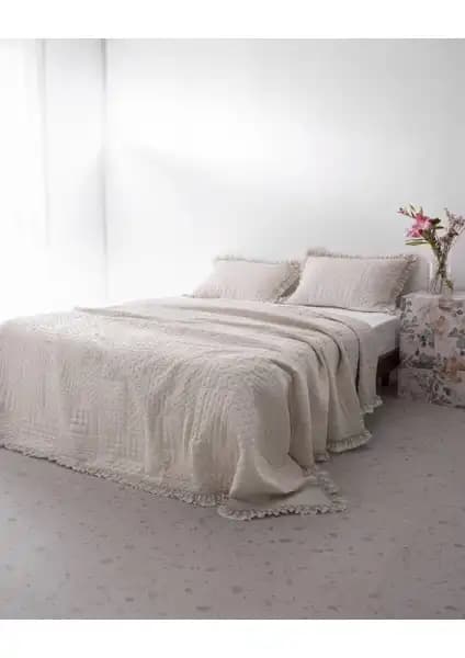 Karaca Home Viona ve Madame Coco Maryon Yatak Örtüsü Karşılaştırması 2