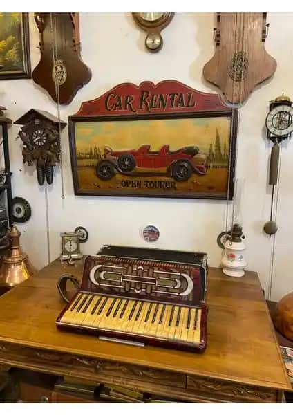 Antika Ayal Akordiyon: Geleneksel ve Modern Müziğin Nostaljik Buluşması