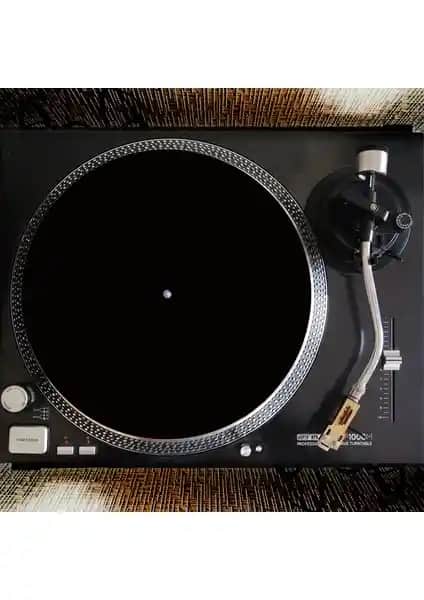 Keçe Pikap Matı ile Plaklarınızı Koruyun ve Dinleme Deneyiminizi Geliştirin