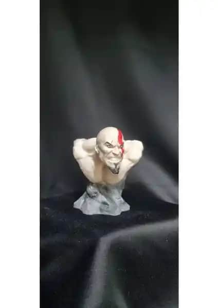 Kratos 10 cm Büst Figür: Güç ve Estetiği Yansıtan Koleksiyon Parçası