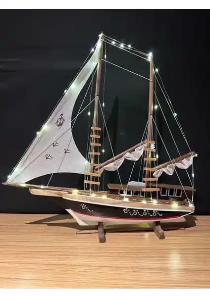 Lapidaria Büyük Boy Işıklı Yelkenli Ahşap Gemi Maketi Detaylı Dekorasyon Parçası