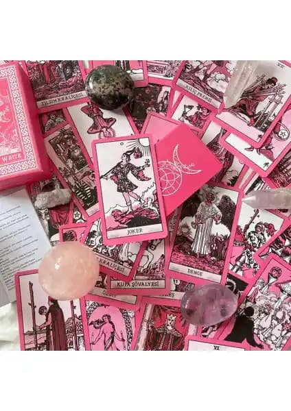 Planet Butik Regin Pink Rider Waite Tarot Destesi: Estetik ve Kaliteli Bir Tarot Deneyimi
