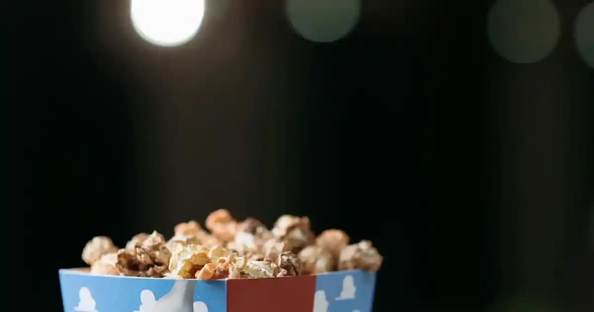 Ofis Masası Süsleri: İşlevsellik ve Estetik Arasında Doğal ve Minimalist Yaklaşımlar