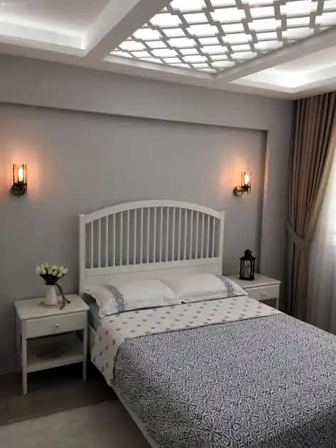 Tavan Aynalı Yatak Odası Tasarımları: Estetik ve Fonksiyonel Mekan Çözümleri