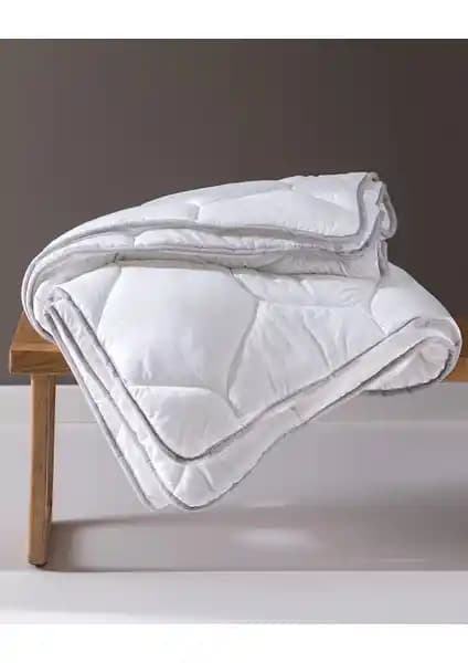 Madame Coco Faust King Size Yorgan ile Yataş Macaron Çift Kişilik Yorganın Karşılaştırması: Özellikler ve Yorumlar