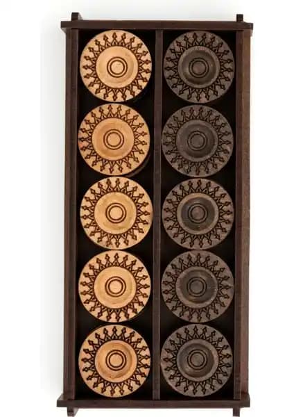 Anadolia Ahşap Tavla Pulu ve Zar Takımı: Geleneksel Oyun Severler İçin Şık ve Dayanıklı Set