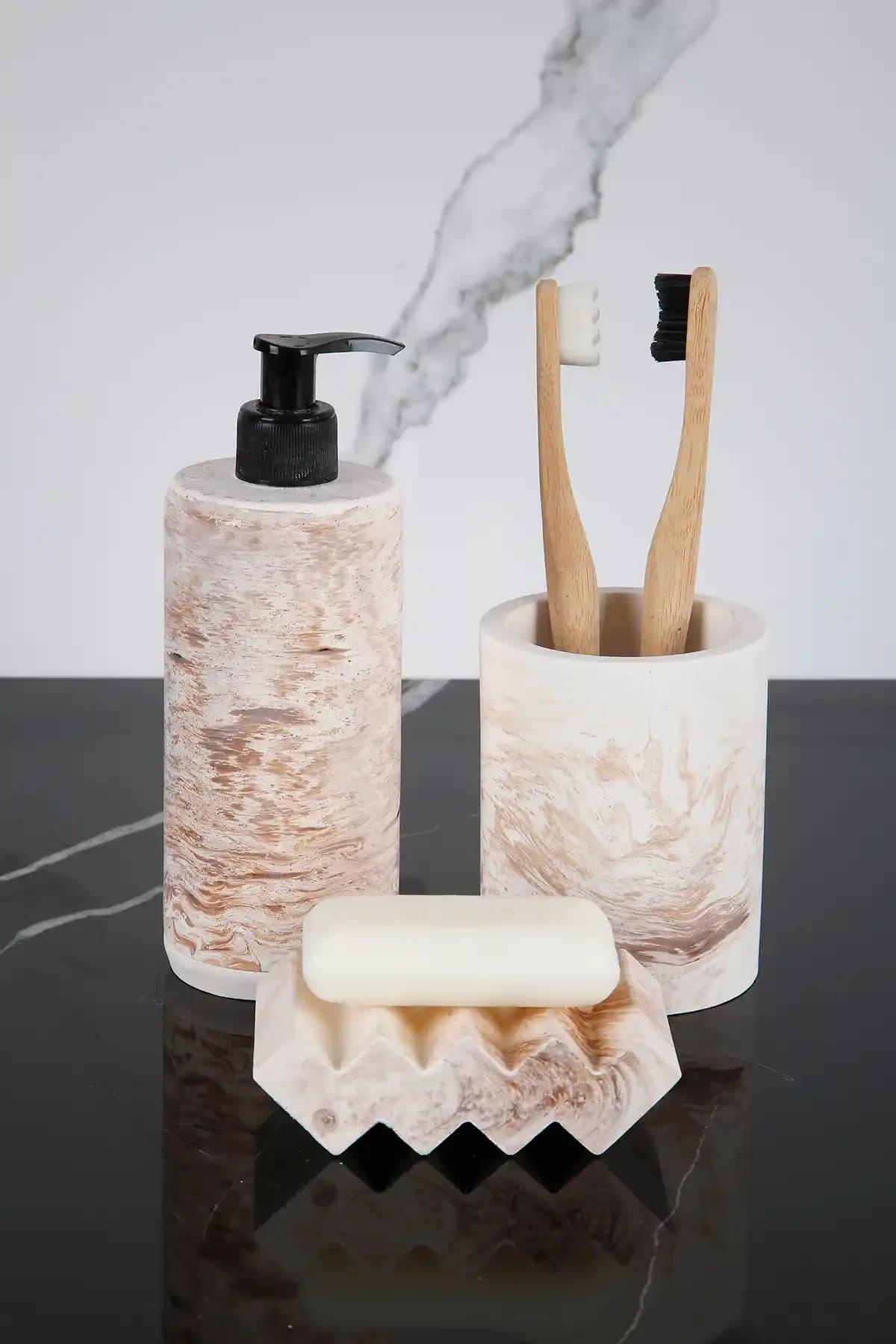 BetonMall 3 Parça Mermer Desenli Beton Banyo Takımı – Bej Tonlarda Dayanıklı Şık Tasarım