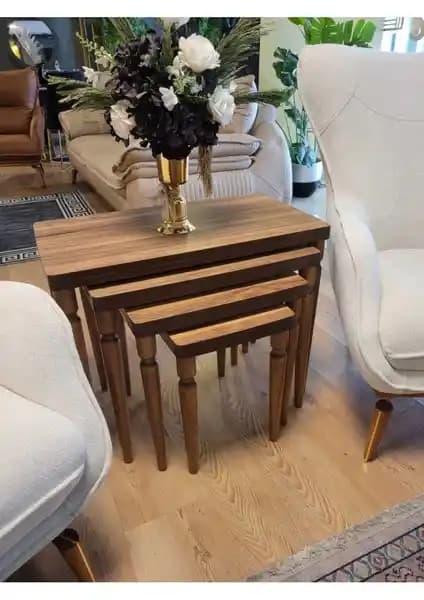İç içe tasarım ile alan tasarrufu sağlayan Akset 4Lü Lüx Zigon Sehpa Full Ceviz; MDFLAM yüzey ve ceviz