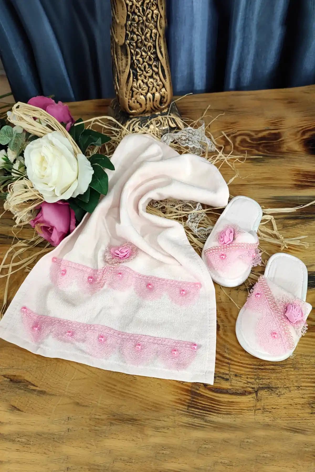 Türkiye Menşeli Bej Düz Desenli Bebek El Havlusu Takımı – Tek Parça Tasarım