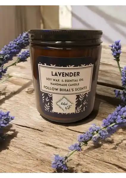 Lavanta Kokulu Soya Wax Mum: Doğal ve Şık Dekorasyon Parçası