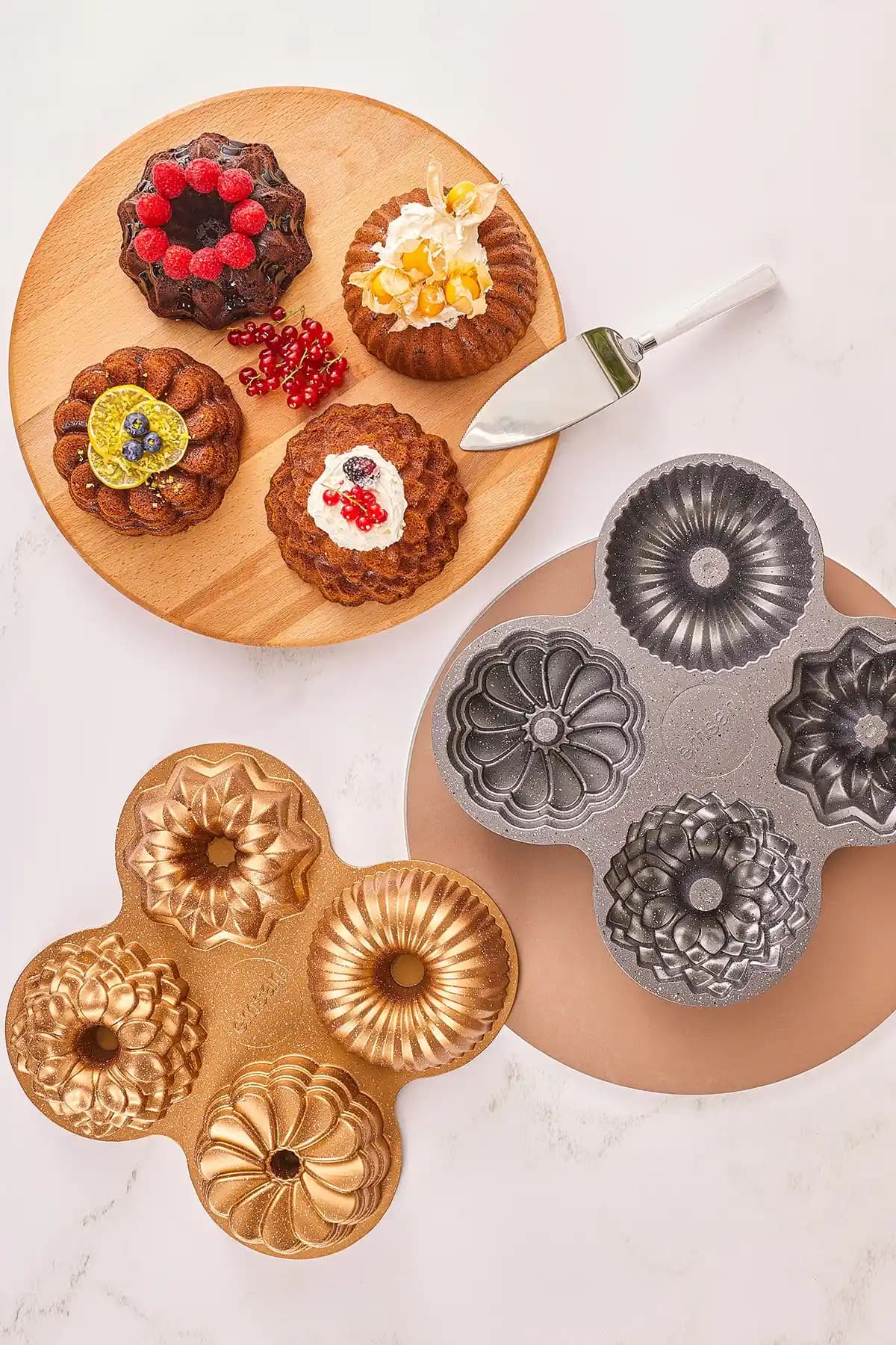 Emsan Griss Four In One 4'lü Altın Renkli Yanmaz Yapışmaz Kek Kalıbı Özellikleri