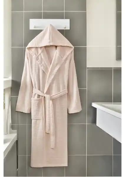 Formeya Pamuklu Kapüşonlu Bornoz: Konfor ve Şıklığı Bir Arada Sunan Unisex Seçenek