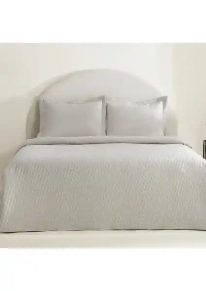 Karaca Home Breeze Soft ve Madame Coco Maryon Çift Kişilik Yatak Örtüsü Karşılaştırması