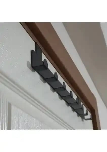 Risingmaber Metal Mat Siyah ve TR Turan Collection Beyaz Kapı Arkası Askılık Modelleri Karşılaştırması