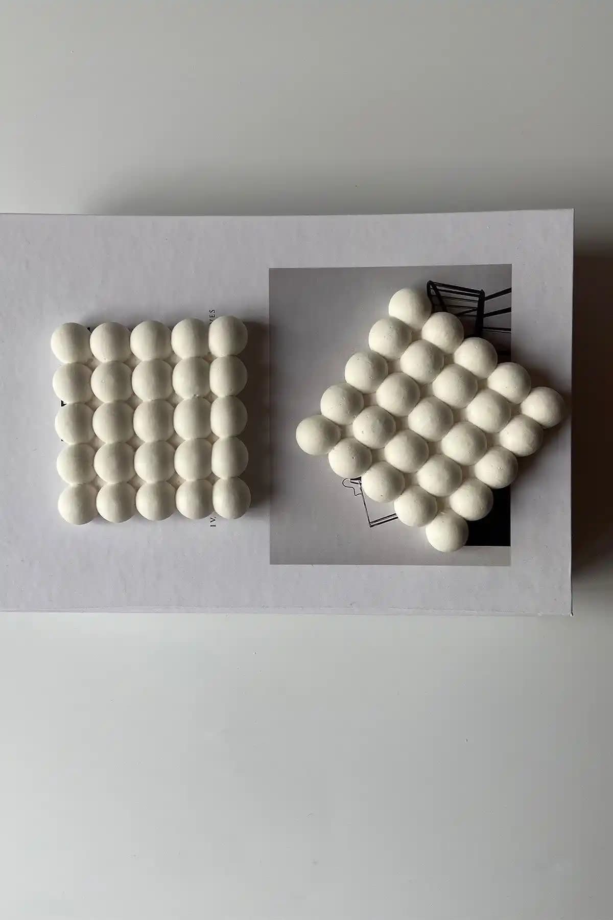 Sin İstanbul 2'li Beyaz Bubble Bardak Altlığı: Şık ve Dayanıklı Masa Koruyucu