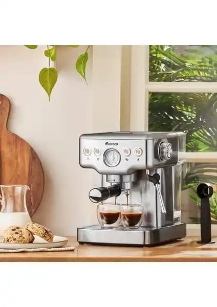 Karaca Coffee Art 1353 Süt Köpürtücülü Espresso Makinesi: Yüksek Performans ve Şık Tasarım
