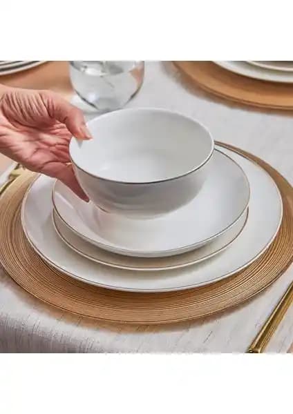 Karaca Leon Gold 24 Parça 6 Kişilik Porselen Yemek Takımı Şıklık ve Dayanıklılık Sunar