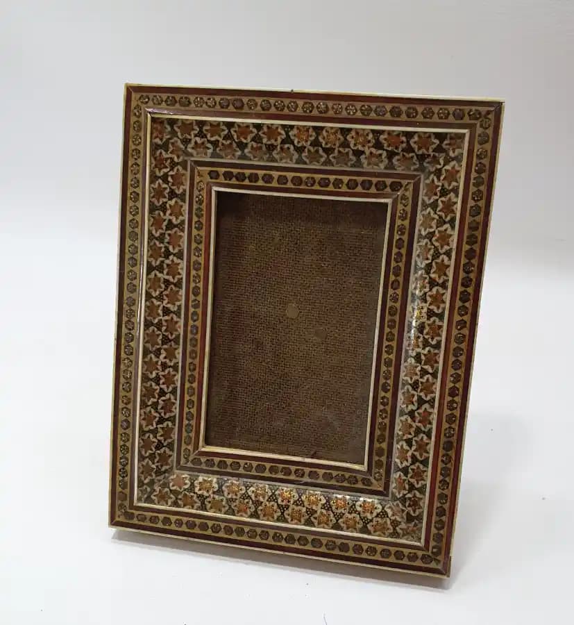 Antika Çerçeve Seçimi ve Dekorasyonda Kullanım İpuçları