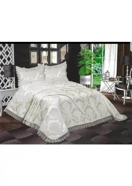 Bursa Çeyiz Açelya Fransız Güpürlü Aden Yatak Örtüsü: Şıklık ve Konforu Bir Arada Sunar