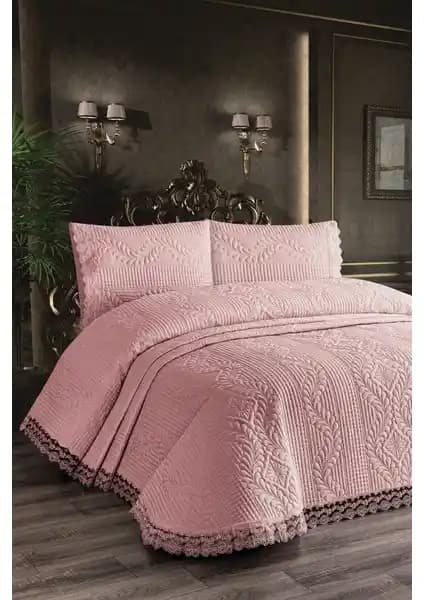 Bursa Çeyiz Çift Kişilik Yatak Örtüsü: Estetik ve Fonksiyonellik Bir Arada