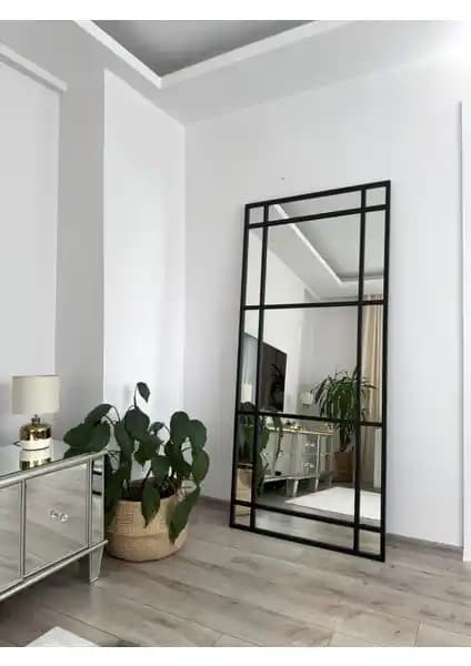 Effe Yapı Siyah Metal Çerçeveli Boy Aynası: Modern ve Dayanıklı Dekoratif Ayna