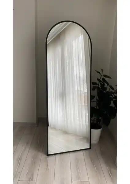 Ersan Dizayn Metal Çerçeve Siyah Ayaklı Boy Aynası Modern ve Dayanıklı Tasarım
