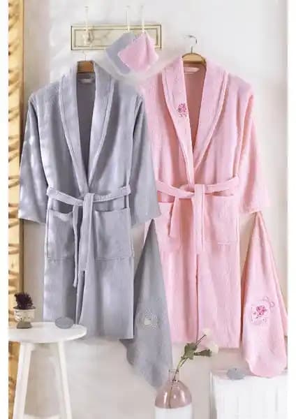 Güvenal Pamuxu 8 Parça Aile Bornoz Seti: Yüksek Kaliteli Pamuklu ve Şık Tasarım