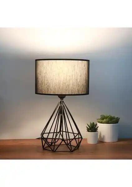 Homing Vienna Siyah Kumaş Metaltasarım Abajur: Modern ve Şık İç Mekan Aydınlatma Seçeneği