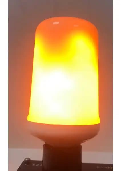 Horoz Alev Ampulü 3 Kademe Alev Efekti ile Dekorasyon ve Atmosfer Güçlendirme