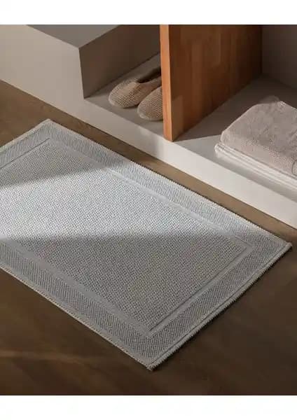 Madame Coco Banyo Paspası: Şık ve Konforlu Pamuklu Banyo Dekorasyonu İçin Ideal Tercih