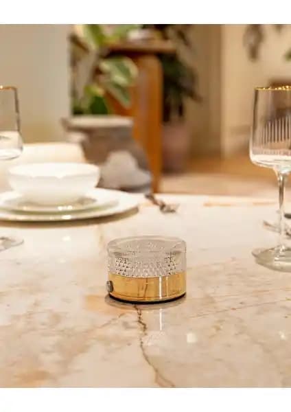 Madame Coco Claire Dokunmatik Abajur: Şık ve Kullanışlı Modern Aydınlatma Çözümü