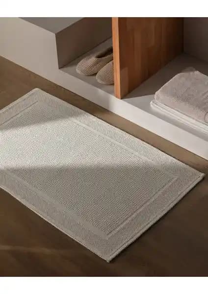 Madame Coco Ekru Banyo Paspası Şıklık ve Konfor Sunan Dayanıklı Tasarım