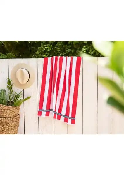 Madame Coco Getopa Plaj Havlusu Kırmızı Renkli Şık ve Çok Yönlü Kullanım Özellikleri