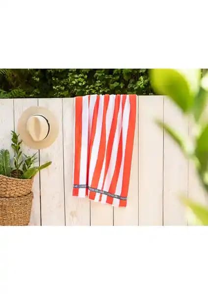 Madame Coco Getopa Turuncu Plaj Havlusu: Şık ve Pratik Kullanım için İdeal Seçenek