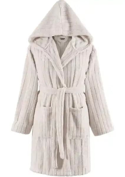 MaisonArt Comfy Kapşonlu Wellsoft Peluş Sabahlık ile Şıklık ve Konforu Yakalayın