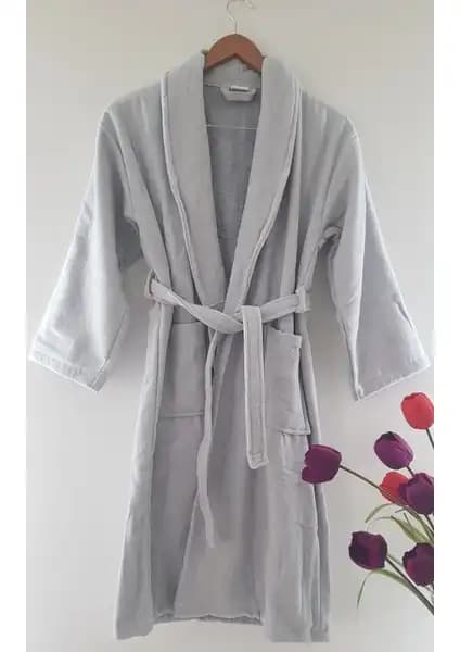 My Sweet Baby Kadife Çocuk Bornozu: Konfor ve Şıklığın Buluştuğu Banyo Sonrası Ürün