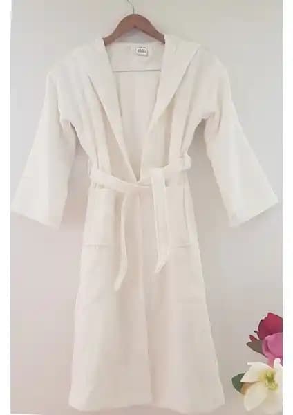 My Sweet Baby Kadife Çocuk Bornozu: Yüksek Emicilik ve Estetik Tasarımla Konforlu Kullanım